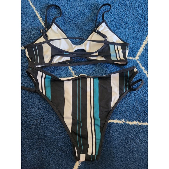 Cupshe Women's 2 piece  Bikini Swimsuit M - Picture 2 of 9